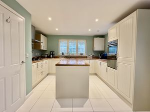Kitchen/Diner- click for photo gallery